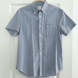 Blue & White Striped Seersucker Men's Short Sleeve Button Down Shirt